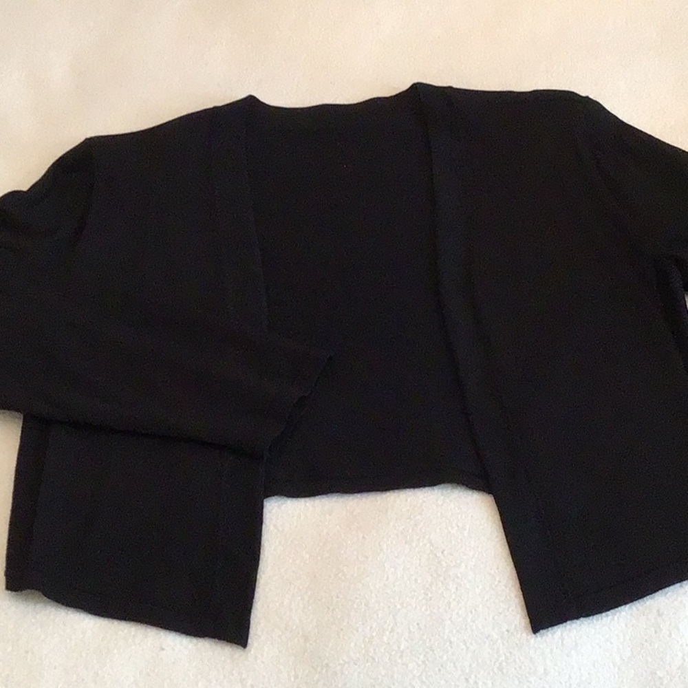 Black shrug medium